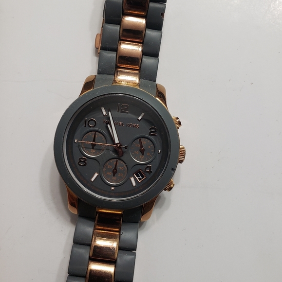 Michael Kors watches get all three for $125 - Picture 3 of 4